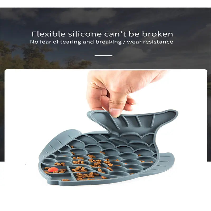 Silicone Licking Pad Fish Shaped Pet Dog Lick Pad Bath Peanut Butter Slow Eating Licking Feeder Cat Lickmat Feeding Dog Lick Mat